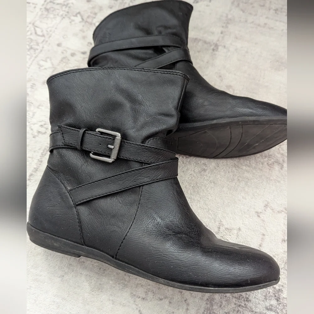 American Woman's Classic Boots Size